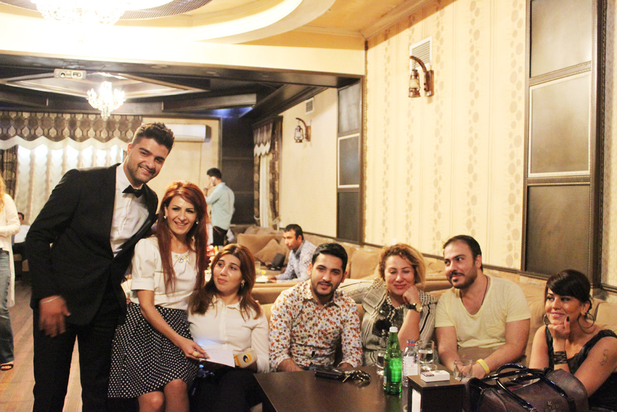 Азербайджанский певец Сафа показал, как бывает в сказке (ФОТО, ВИДЕО)