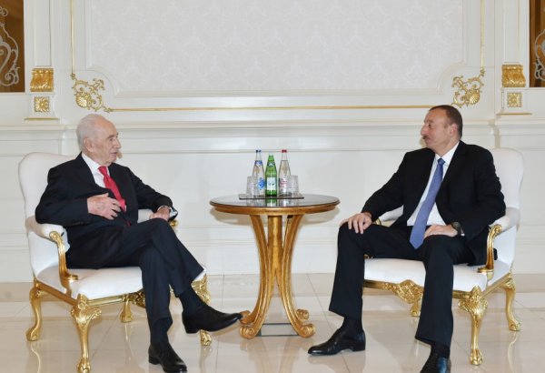 Ильхам Алиев принял экс-президента Израиля