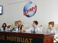 Роза Зяргярли призвала шоу-звезд продавать наряды (ФОТО)