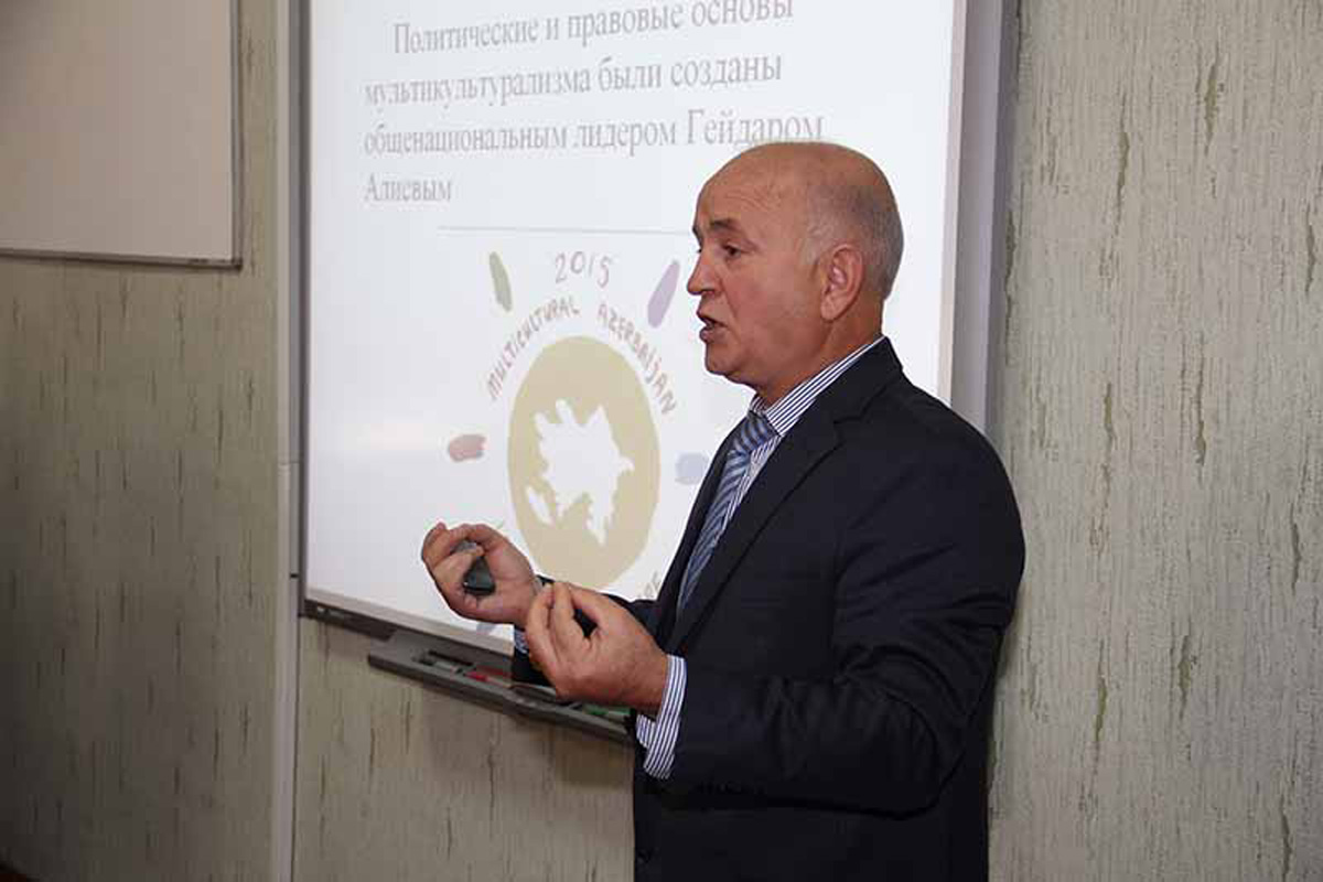 Азербайджанский фонд «Знание» организовал лекцию в Полтавском лицее