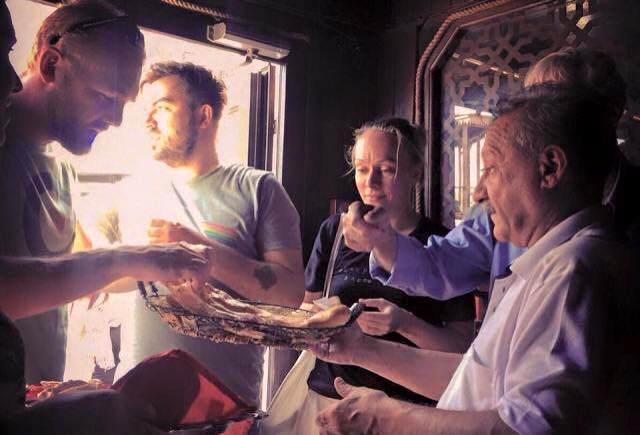 Звезды российского кино прогулялись по Баку (ФОТО)