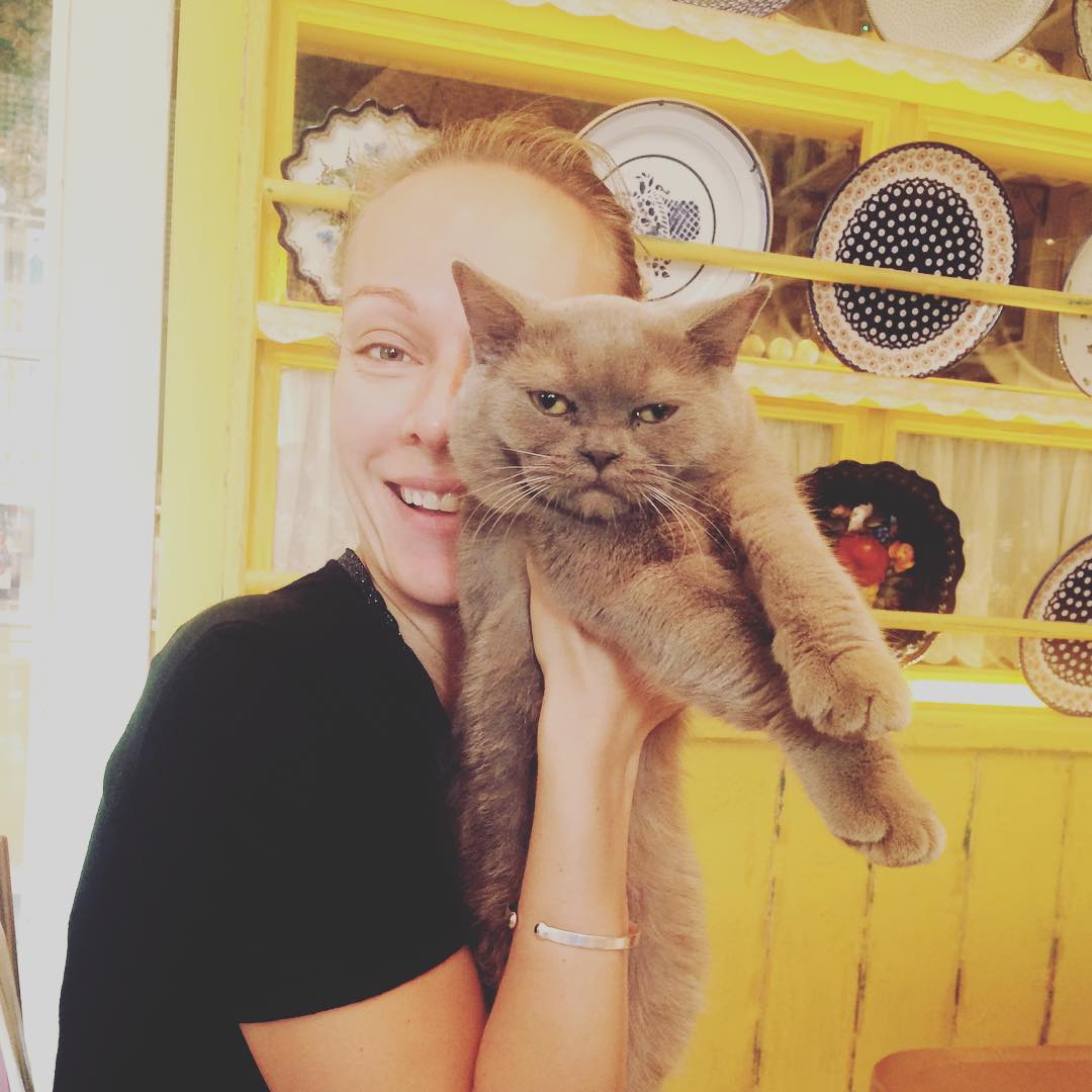 Звезды российского кино прогулялись по Баку (ФОТО)