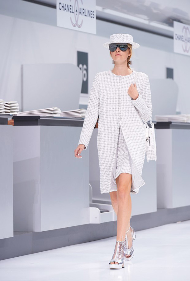 Неделя моды в Париже: Chanel весна-лето 2016 (ФОТО)