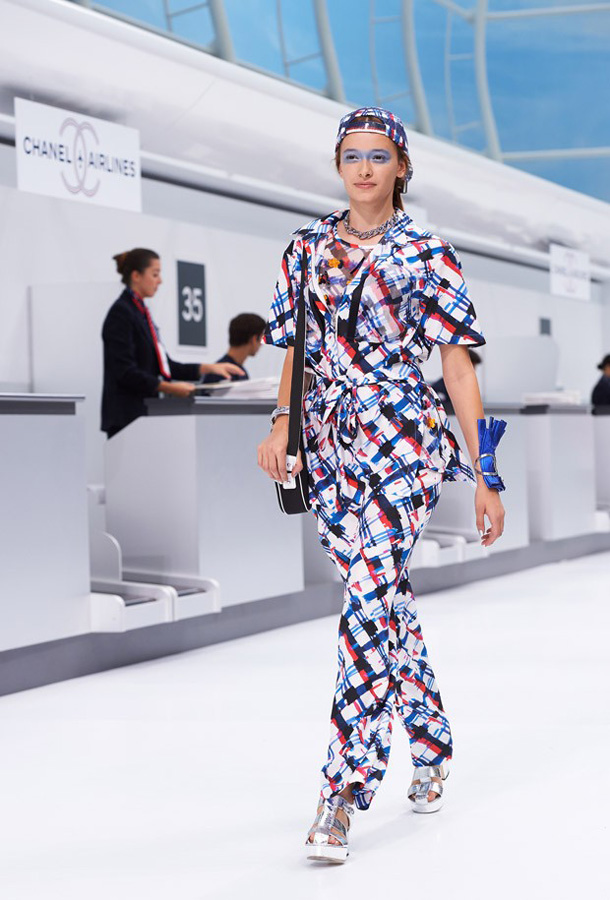 Неделя моды в Париже: Chanel весна-лето 2016 (ФОТО)