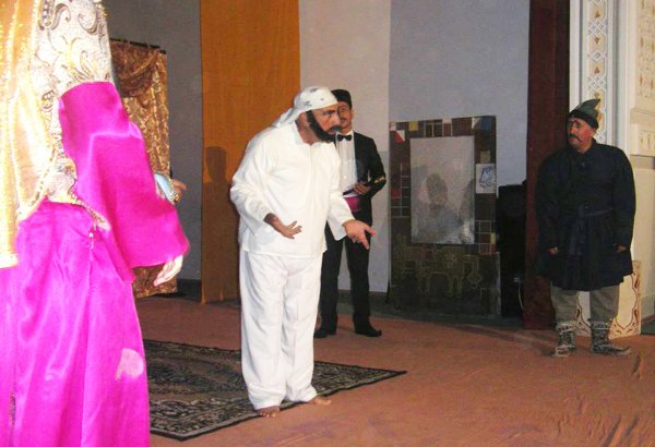 Азербайджанский купец-самодур вызвал овации полицейских (ФОТО)