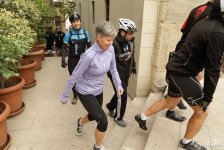 "Познай себя и мир на двух колёсах" - под лучами осеннего солнца Баку (ФОТО)