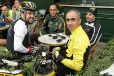 "Познай себя и мир на двух колёсах" - под лучами осеннего солнца Баку (ФОТО)