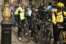 "Познай себя и мир на двух колёсах" - под лучами осеннего солнца Баку (ФОТО)