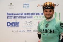 "Познай себя и мир на двух колёсах" - под лучами осеннего солнца Баку (ФОТО)