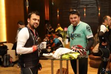 "Познай себя и мир на двух колёсах" - под лучами осеннего солнца Баку (ФОТО)