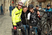 "Познай себя и мир на двух колёсах" - под лучами осеннего солнца Баку (ФОТО)