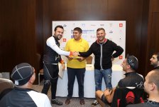 "Познай себя и мир на двух колёсах" - под лучами осеннего солнца Баку (ФОТО)