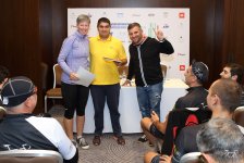 "Познай себя и мир на двух колёсах" - под лучами осеннего солнца Баку (ФОТО)