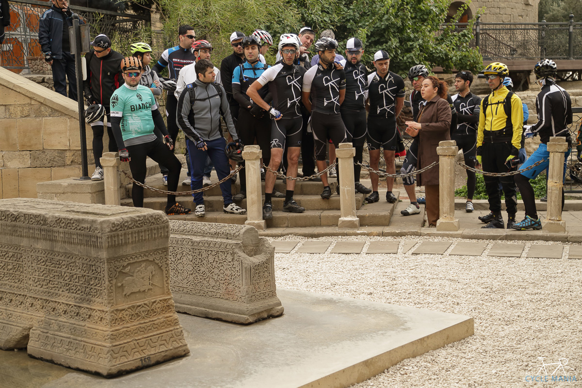 "Познай себя и мир на двух колёсах" - под лучами осеннего солнца Баку (ФОТО)