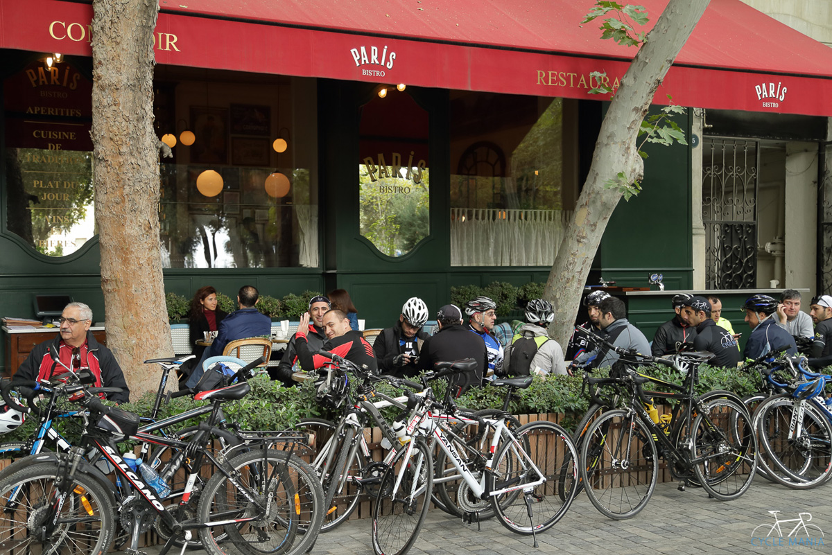 "Познай себя и мир на двух колёсах" - под лучами осеннего солнца Баку (ФОТО)