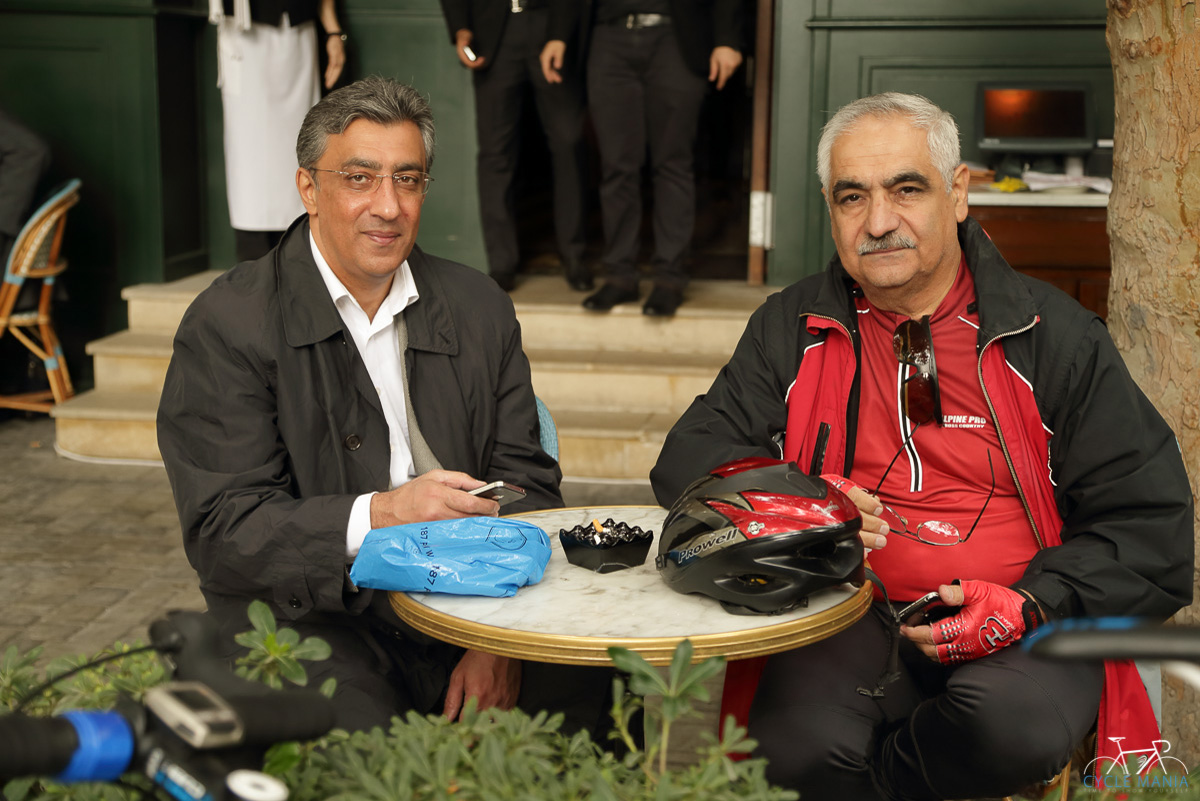 "Познай себя и мир на двух колёсах" - под лучами осеннего солнца Баку (ФОТО)