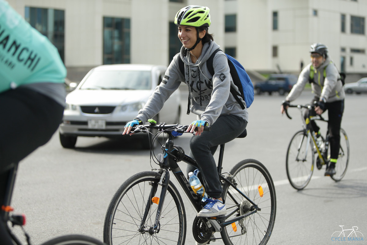 "Познай себя и мир на двух колёсах" - под лучами осеннего солнца Баку (ФОТО)