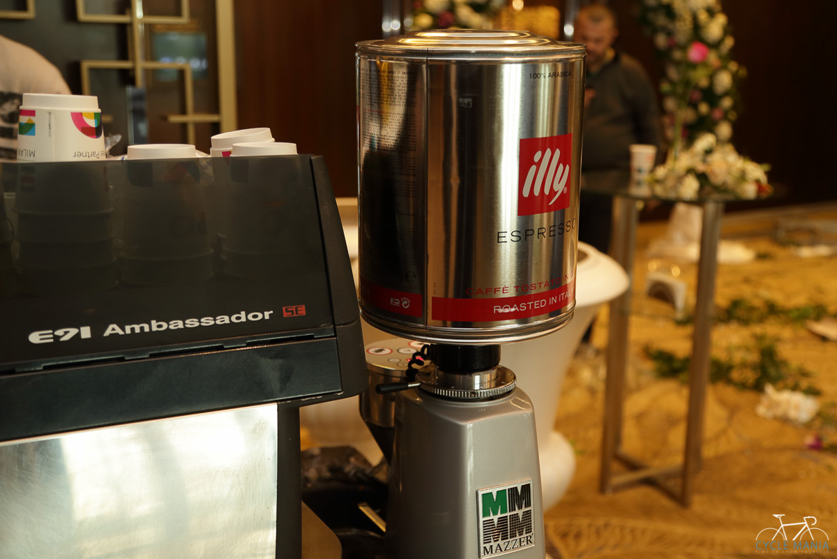 "Познай себя и мир на двух колёсах" - под лучами осеннего солнца Баку (ФОТО)