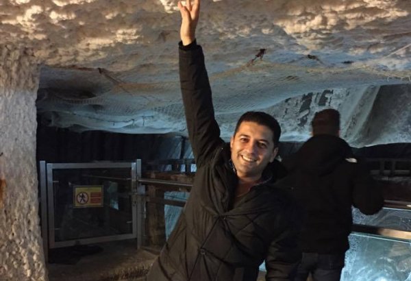 Азербайджанец оказался в гигантской соляной шахте Румынии (ФОТО)