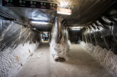 Азербайджанец оказался в гигантской соляной шахте Румынии (ФОТО)