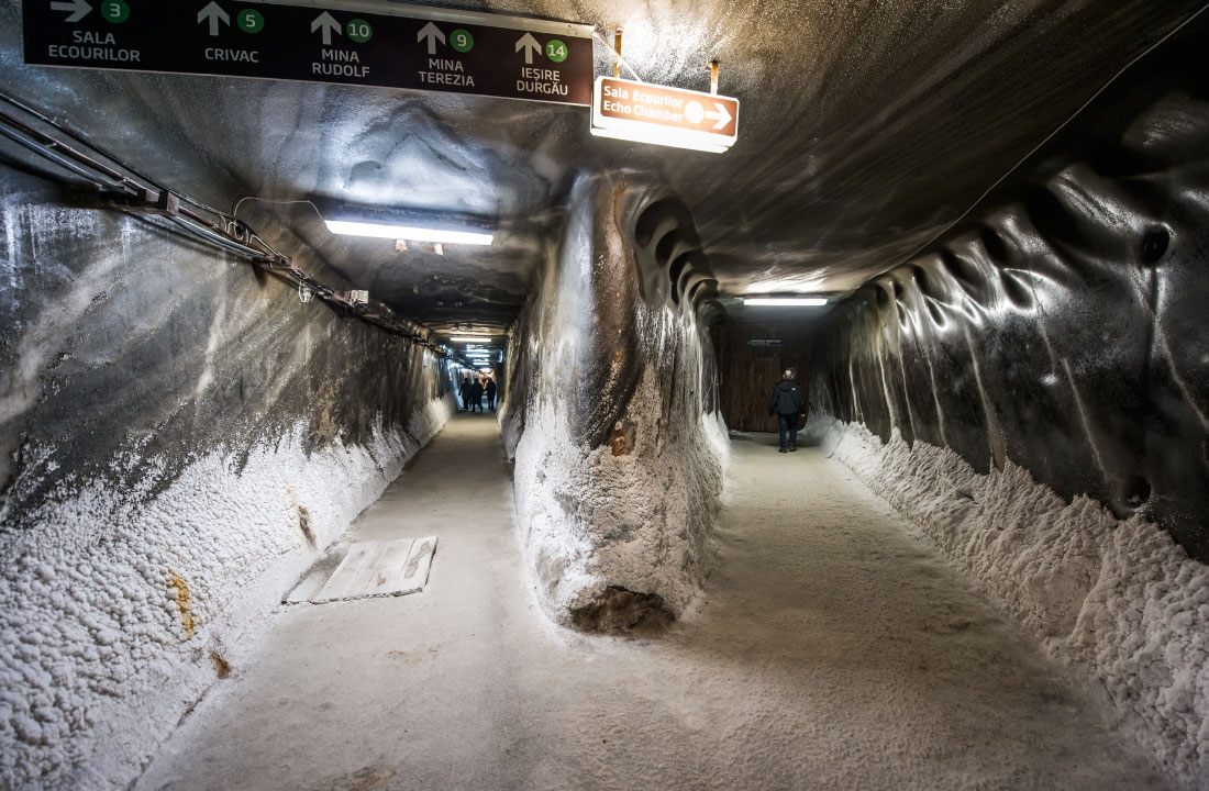 Азербайджанец оказался в гигантской соляной шахте Румынии (ФОТО)