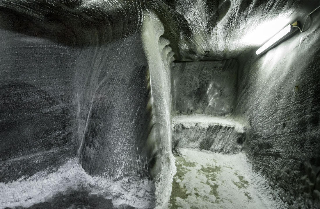 Азербайджанец оказался в гигантской соляной шахте Румынии (ФОТО)