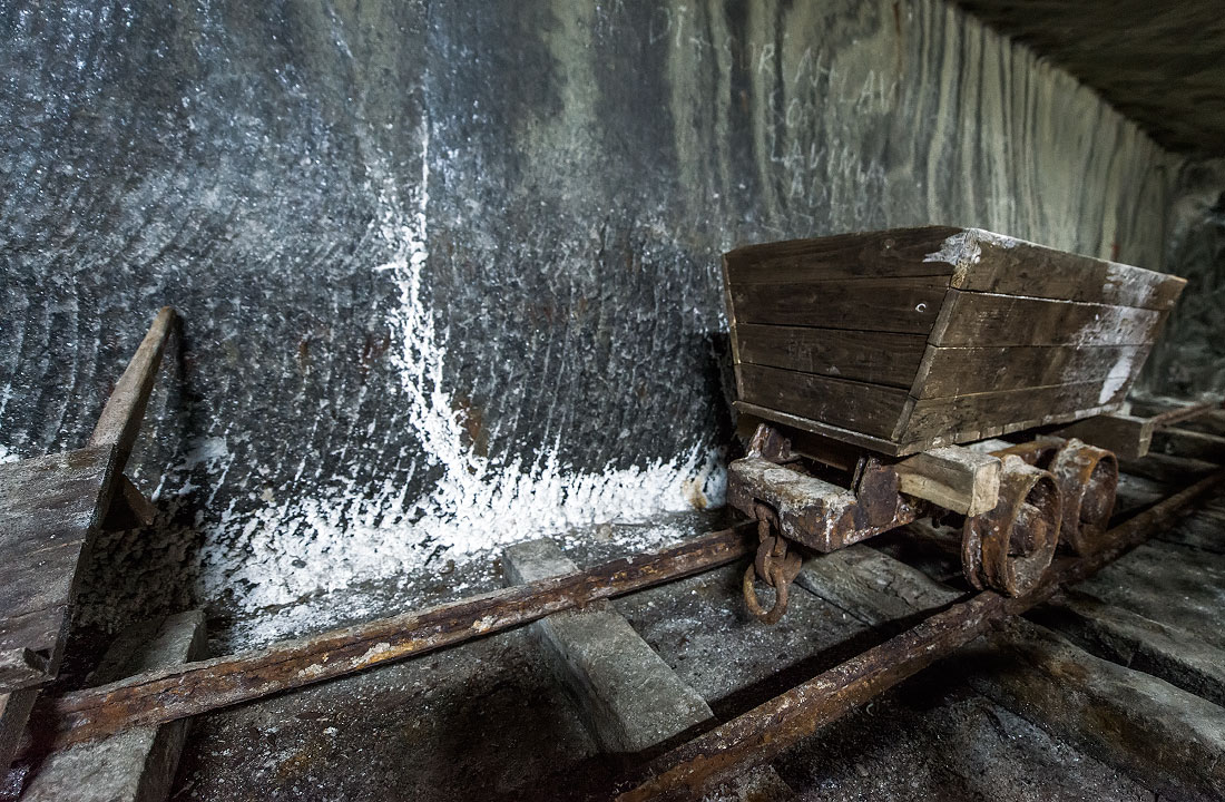 Азербайджанец оказался в гигантской соляной шахте Румынии (ФОТО)