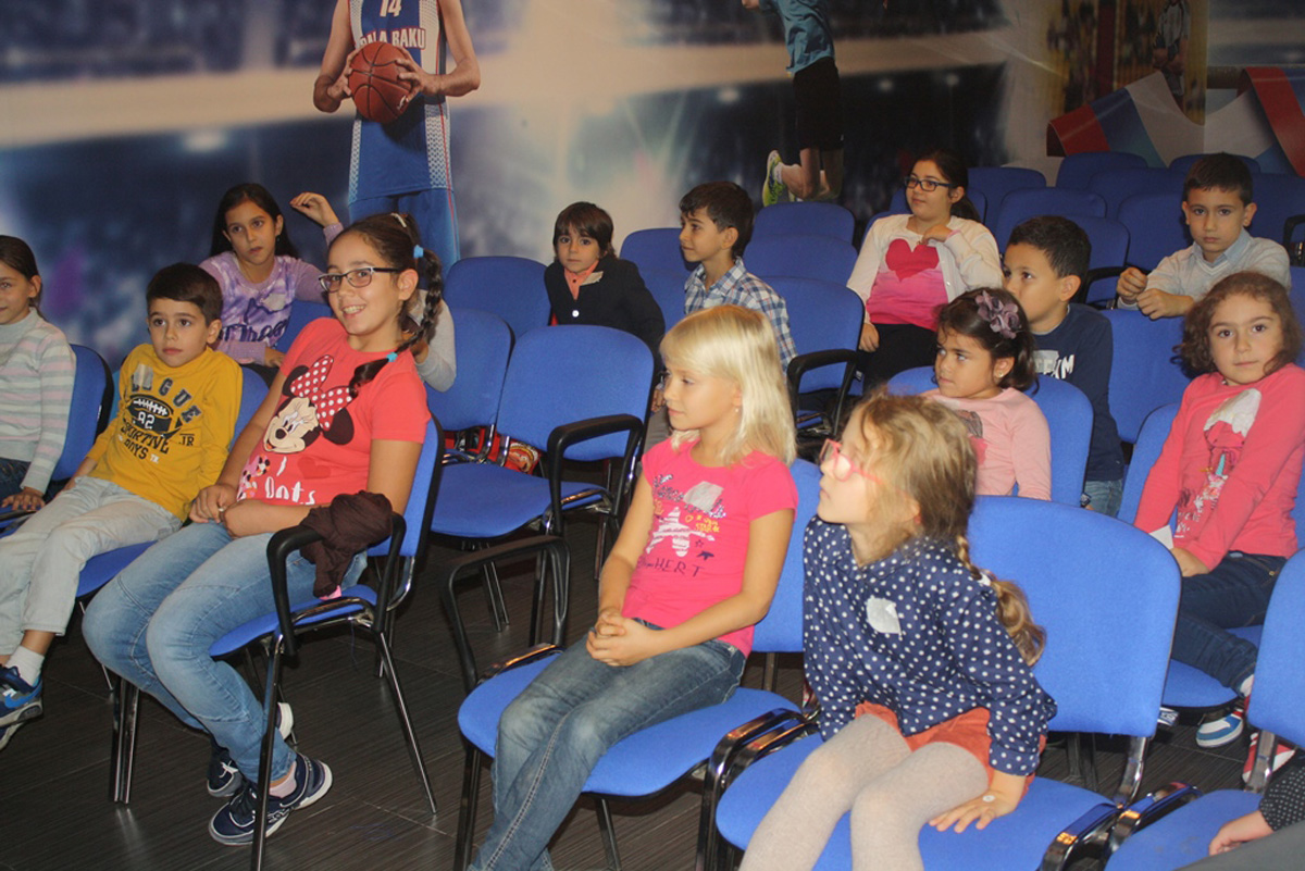 Театр теней: мастер-класс московских артистов в Баку (ФОТО)