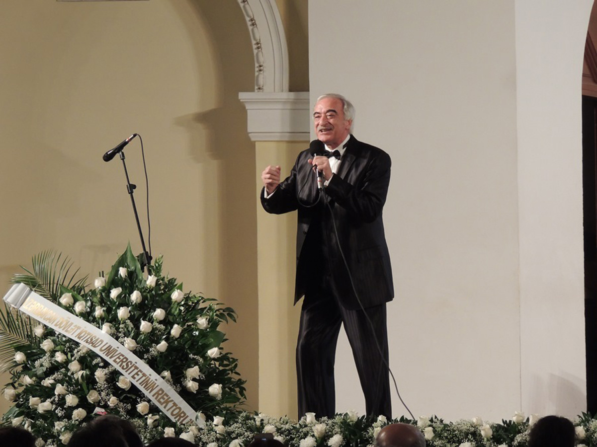 Юбилей Фикрета Годжа – нескончаемые овации и огромные букеты цветов (ФОТО)