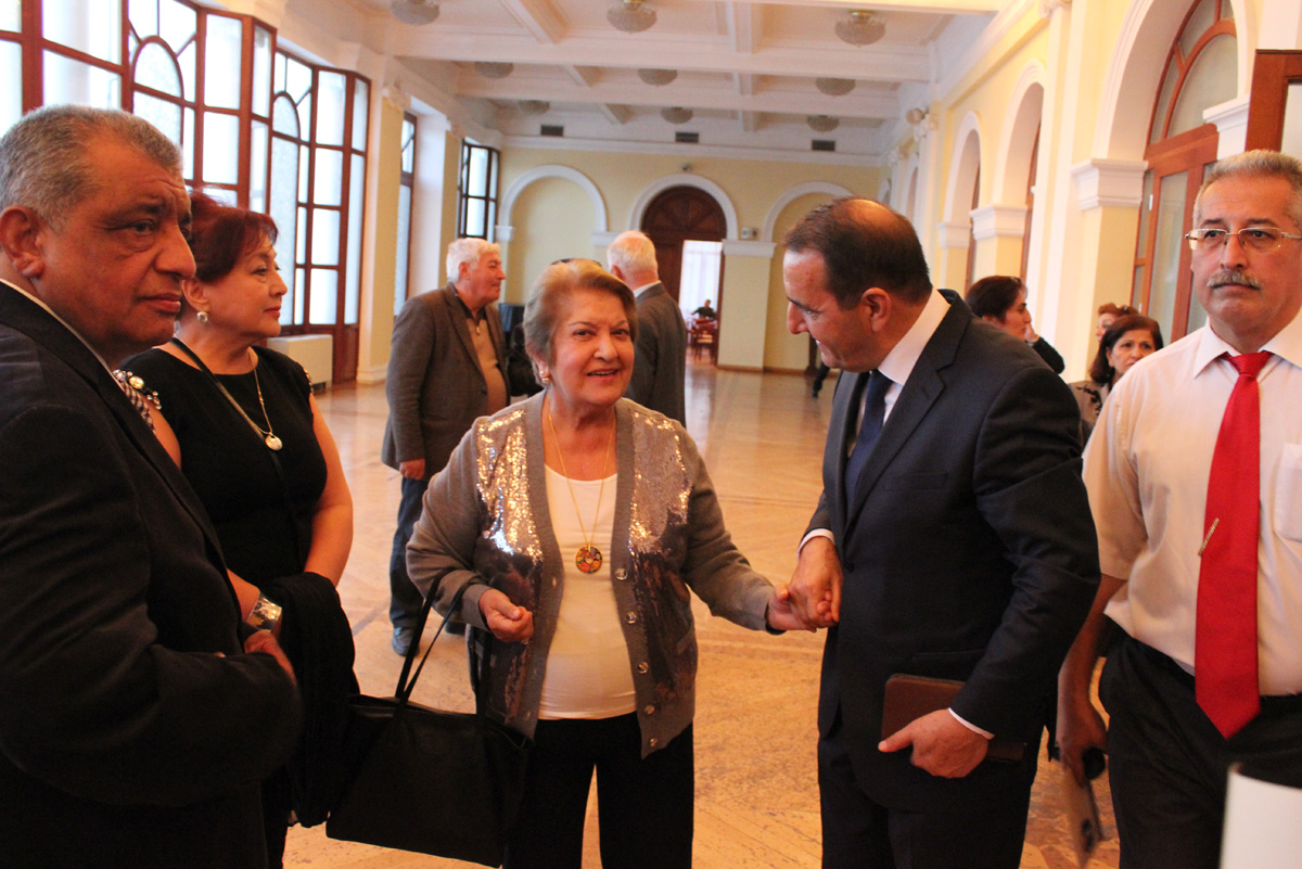 Юбилей Фикрета Годжа – нескончаемые овации и огромные букеты цветов (ФОТО)