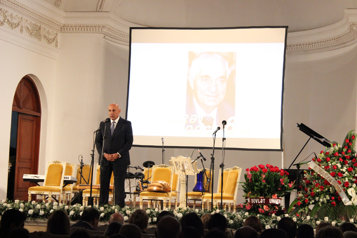 Юбилей Фикрета Годжа – нескончаемые овации и огромные букеты цветов (ФОТО)