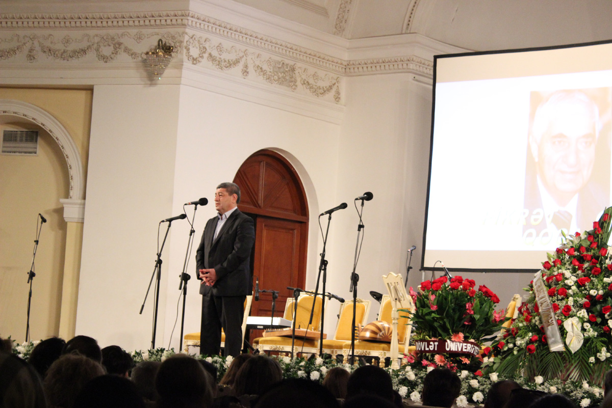 Юбилей Фикрета Годжа – нескончаемые овации и огромные букеты цветов (ФОТО)