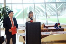 Талантливые инвалиды организовали в Баку выставку "Мой мир" (ФОТО)