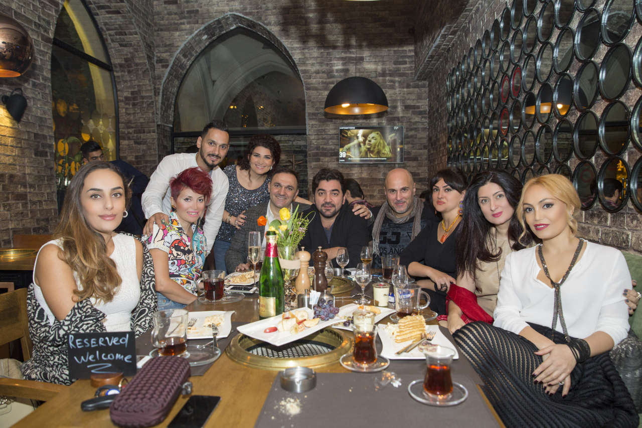 Нура Сури провела сладкий вечер авторской кухни (ФОТО)