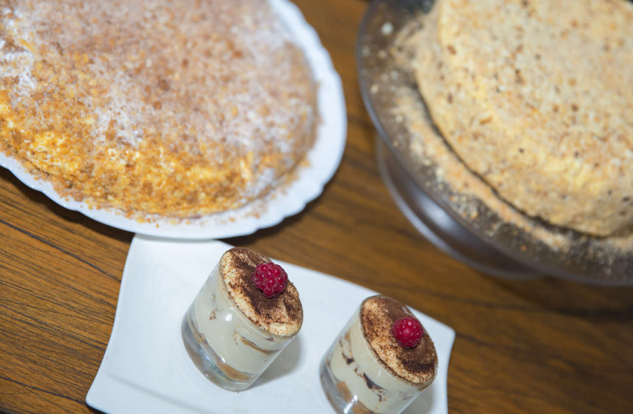 Нура Сури провела сладкий вечер авторской кухни (ФОТО)