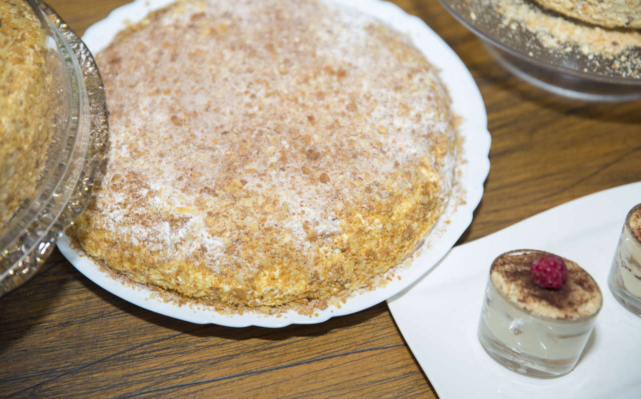 Нура Сури провела сладкий вечер авторской кухни (ФОТО)