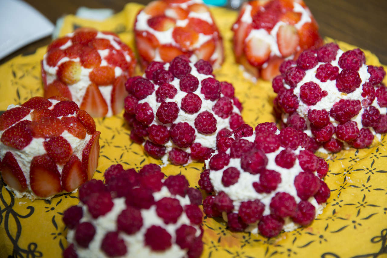 Нура Сури провела сладкий вечер авторской кухни (ФОТО)