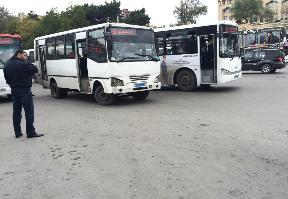 Противозаконные действия водителей  автобусов в Баку (ФОТО)