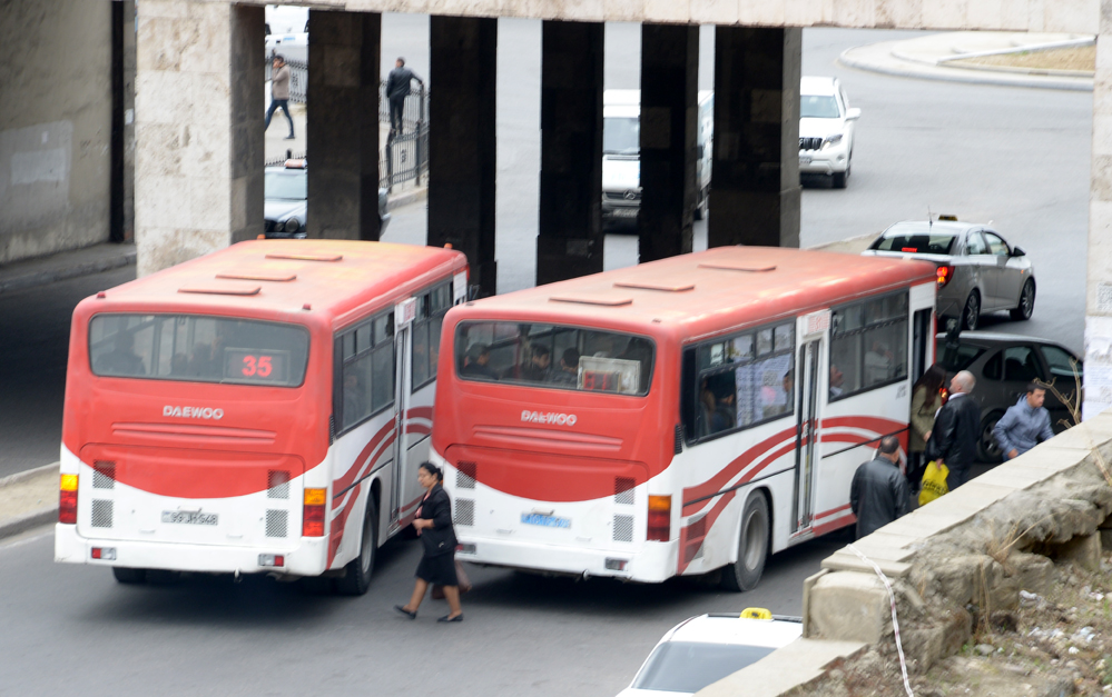 Противозаконные действия водителей  автобусов в Баку (ФОТО)
