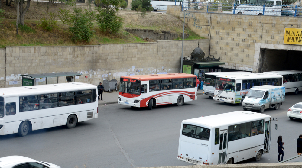 Противозаконные действия водителей  автобусов в Баку (ФОТО)