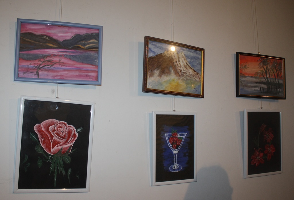 Выставка без названия: герои стихов перешли на полотна (ФОТО)