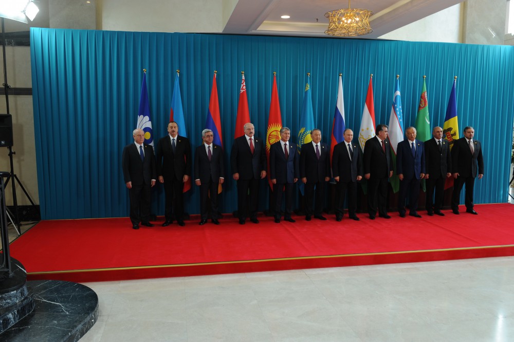 Президент Азербайджана принимает участие в заседании Совета глав государств СНГ в Казахстане (ФОТО)