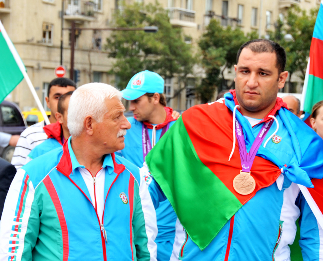 Над "Лале Тепе" водрузили флаг Азербайджана, который я поднял на Евроиграх – Ильхам Закиев (ФОТО)