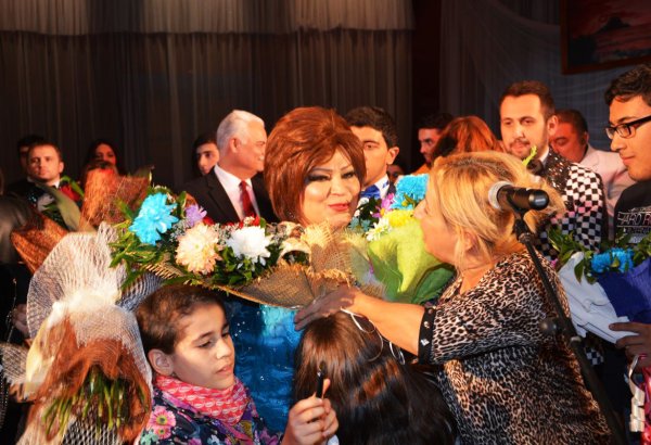 Афаг Баширгызы сыграла свадьбу для поклонников (ФОТО)