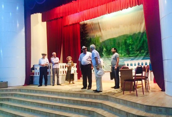 В Лерике показали "Странного парня"