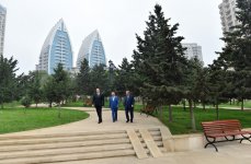 Президент Ильхам Алиев принял участие в открытии ряда новых дорог и парков в Баку