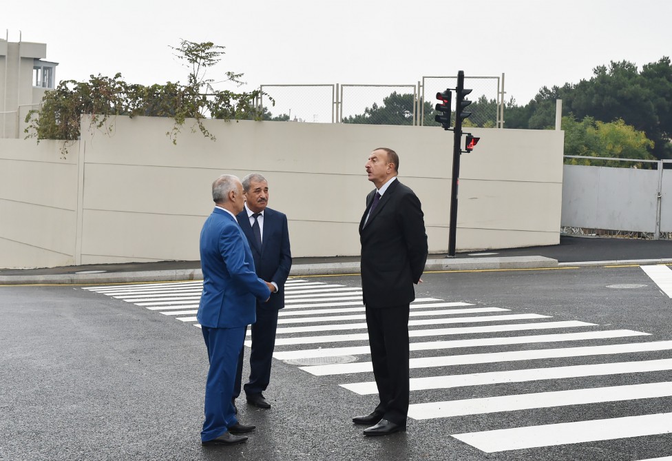 Президент Ильхам Алиев принял участие в открытии ряда новых дорог и парков в Баку