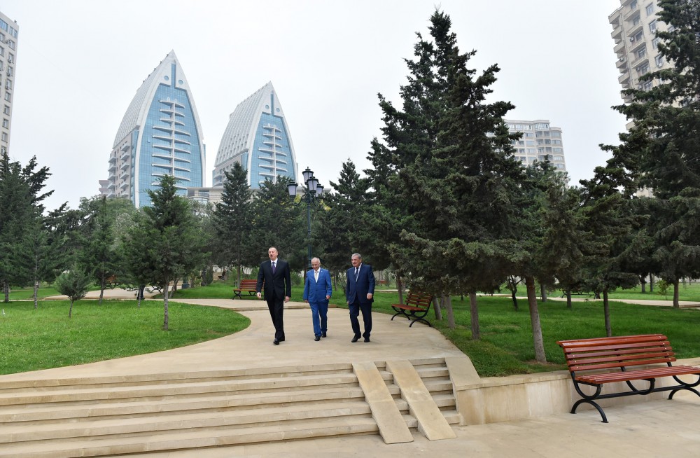 Президент Ильхам Алиев принял участие в открытии ряда новых дорог и парков в Баку