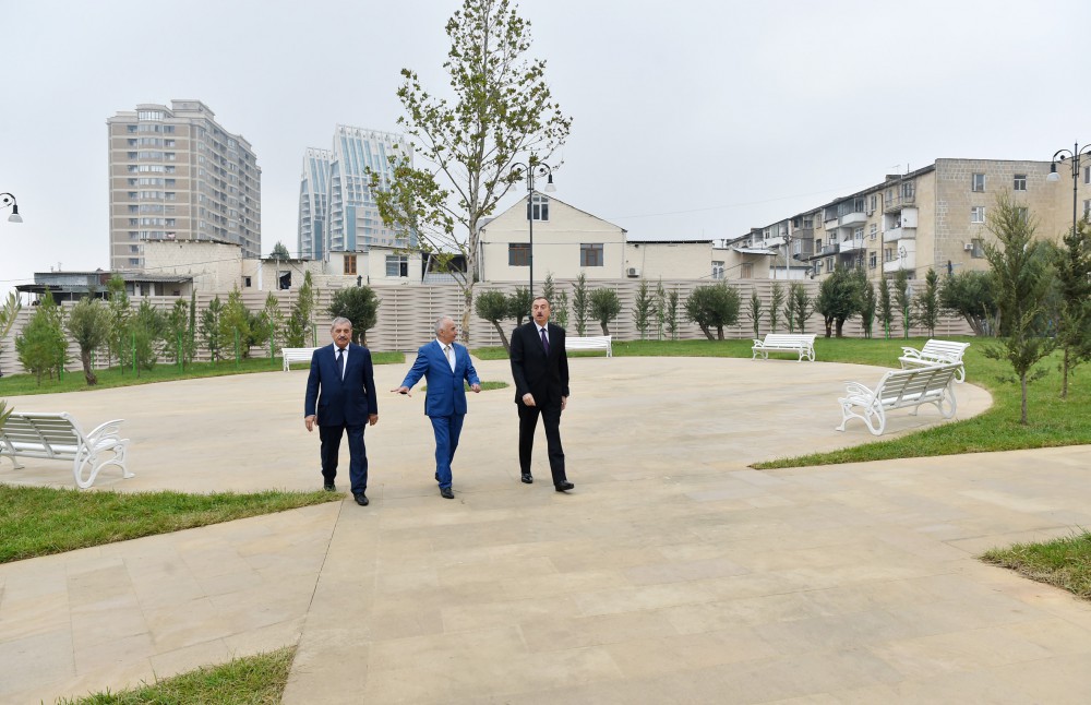 Президент Ильхам Алиев принял участие в открытии ряда новых дорог и парков в Баку