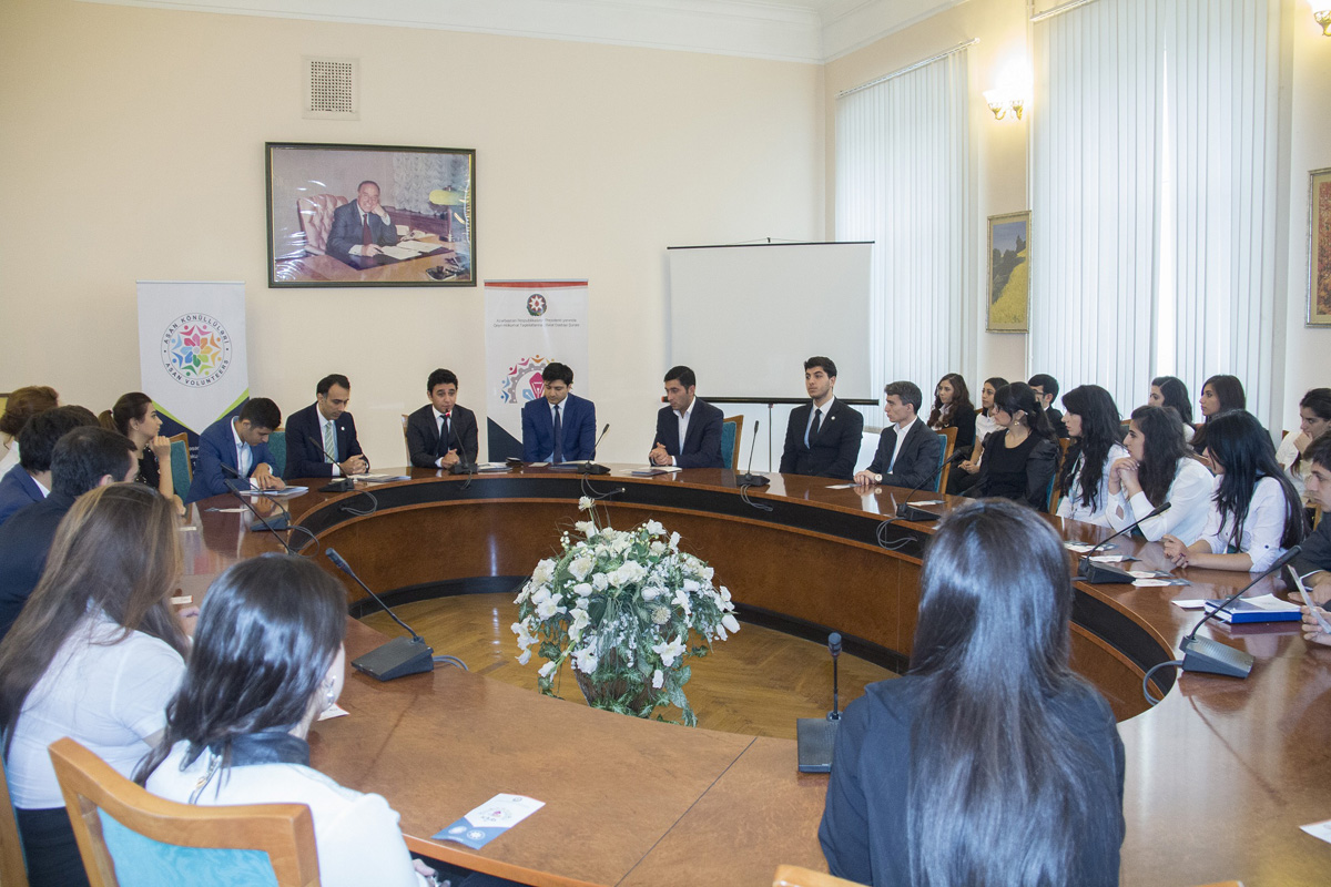 В Азербайджане стартовал инновативный проект “I Club” (ФОТО)